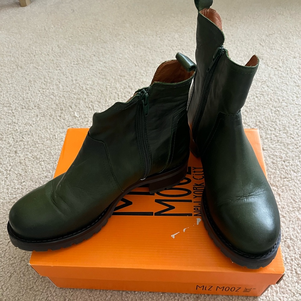 NEW kiwi antique Miz Mooz ankle boots, 39